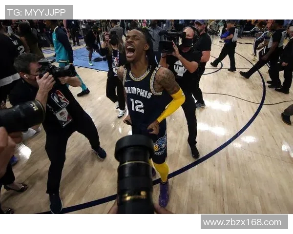 灰熊与湖人激战正酣卡特领衔球队争夺季后赛席位