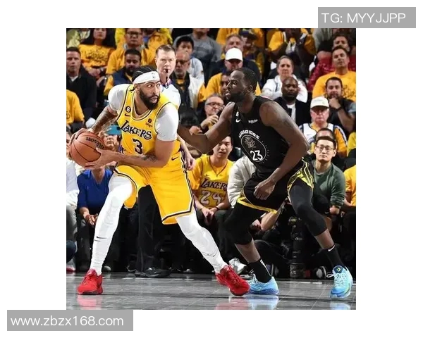 2021年NBA季后赛勇士与湖人激战回顾：经典对决与球星表现分析